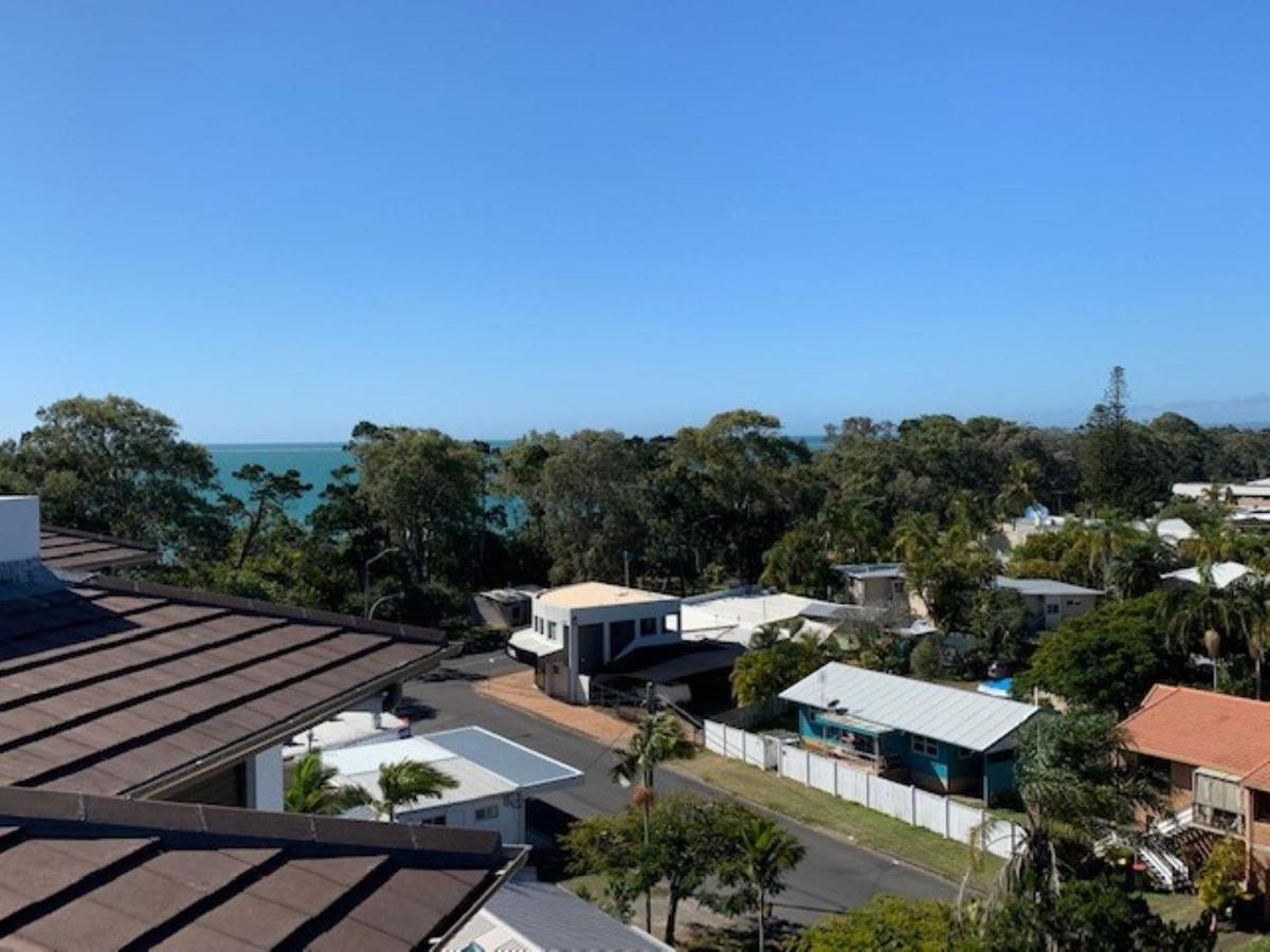 Grand Mercure Allegra Hervey Bay Bagian luar foto View of the bay from the town