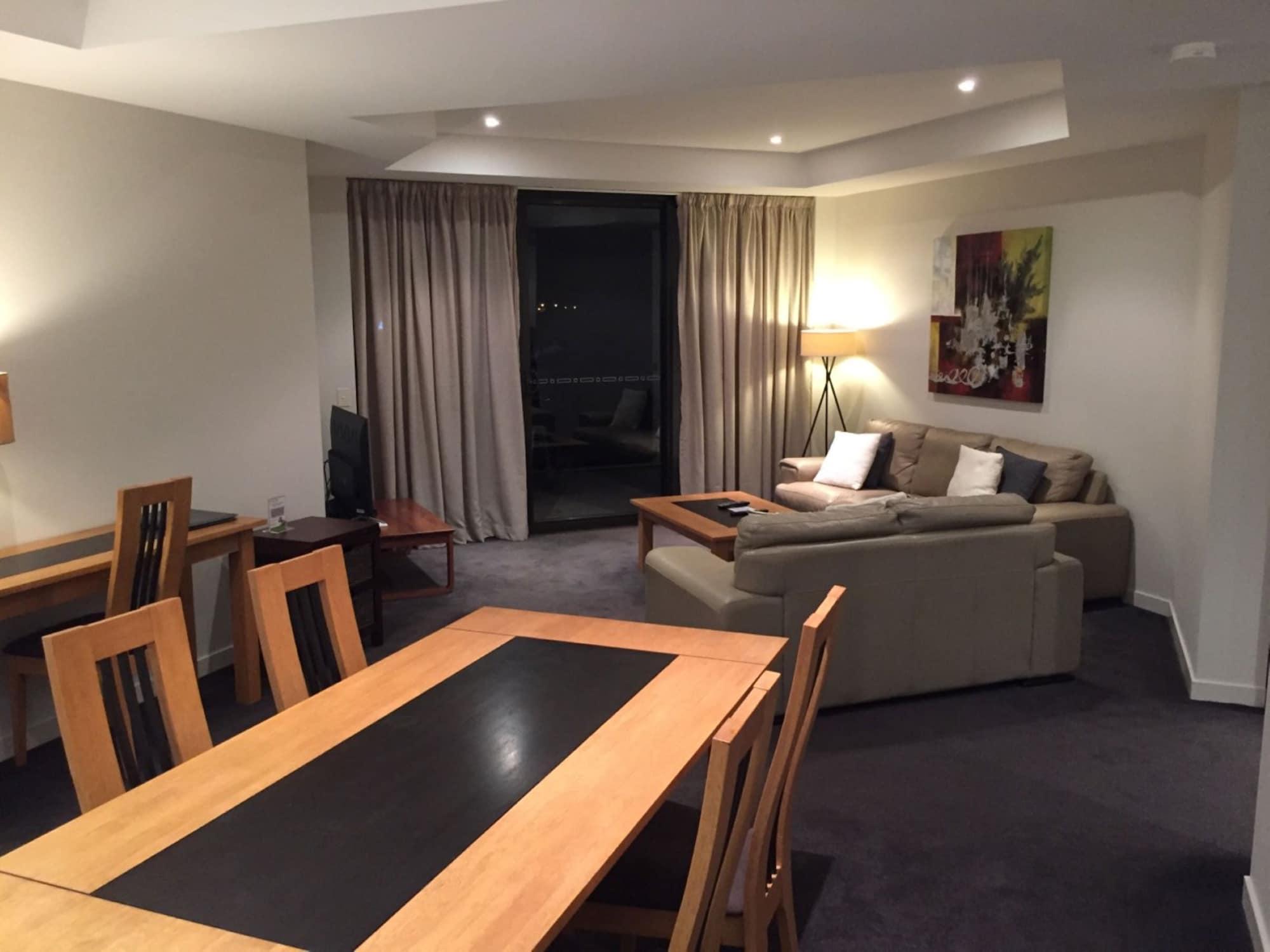 Grand Mercure Allegra Hervey Bay Bagian luar foto A typical apartment at the hotel