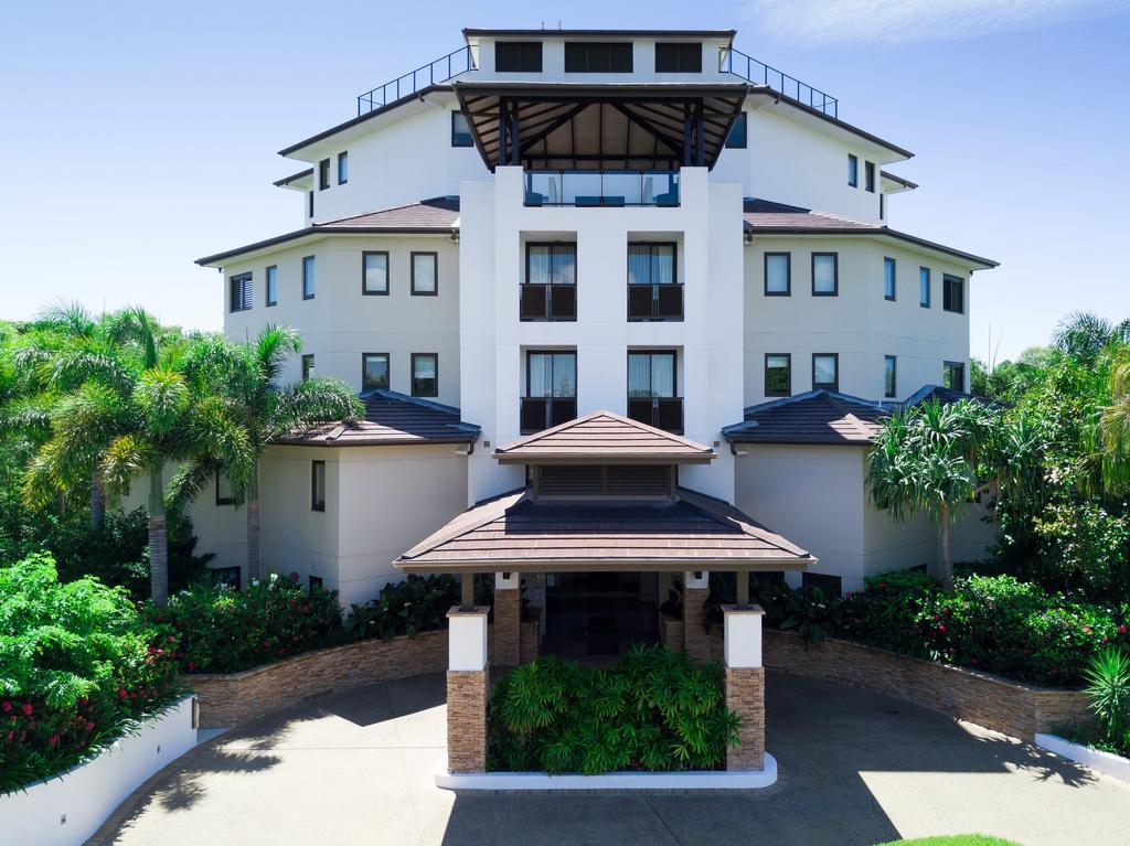 Grand Mercure Allegra Hervey Bay Bagian luar foto The hotel's main building