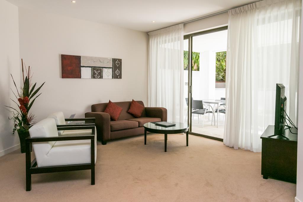 Grand Mercure Allegra Hervey Bay Bagian luar foto A living room