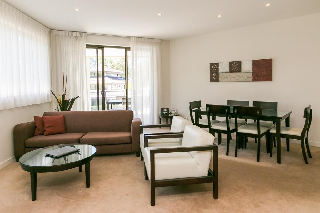 Grand Mercure Allegra Hervey Bay Bagian luar foto A living room