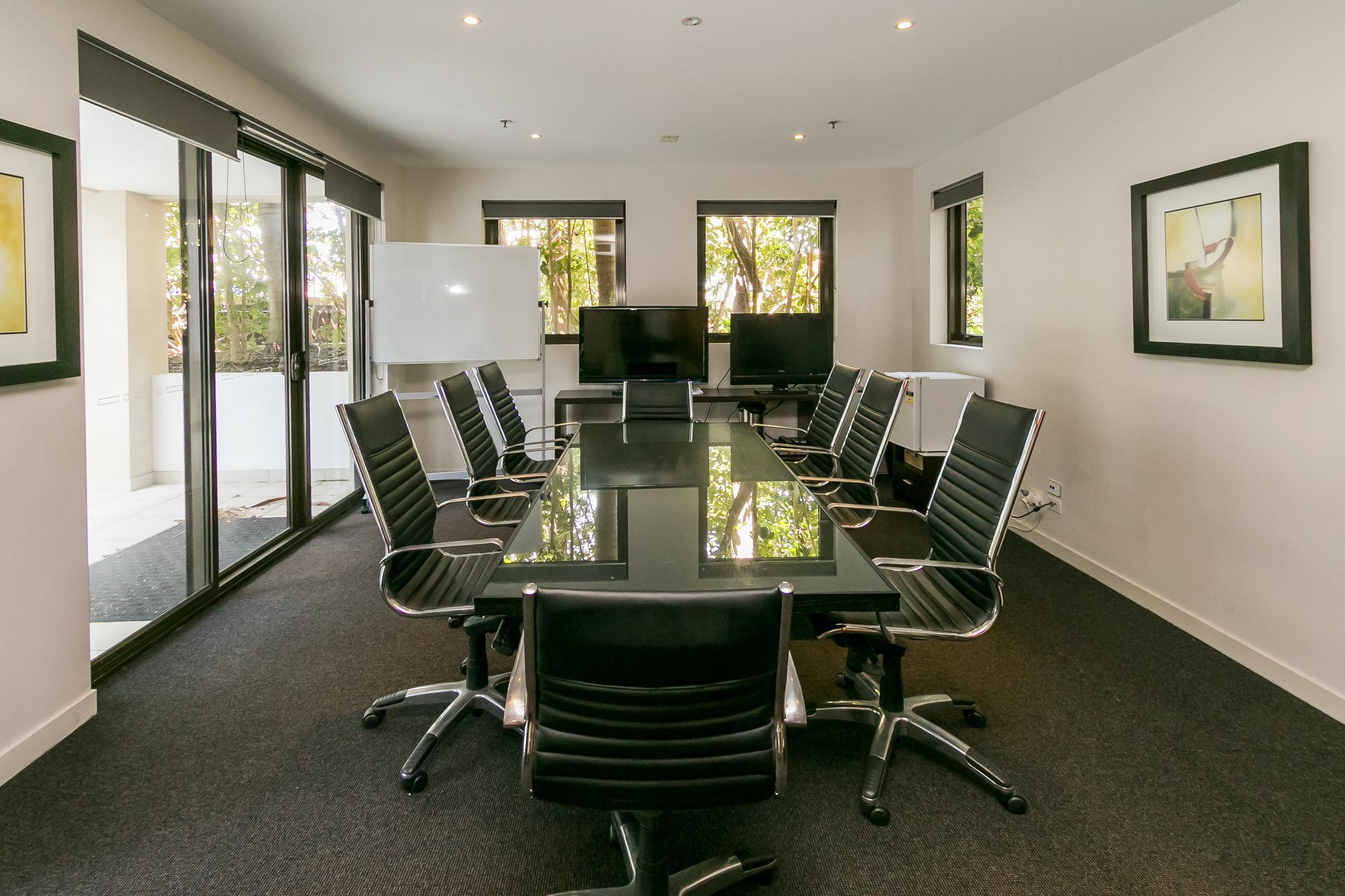 Grand Mercure Allegra Hervey Bay Bagian luar foto Boardroom at the University of Waikato