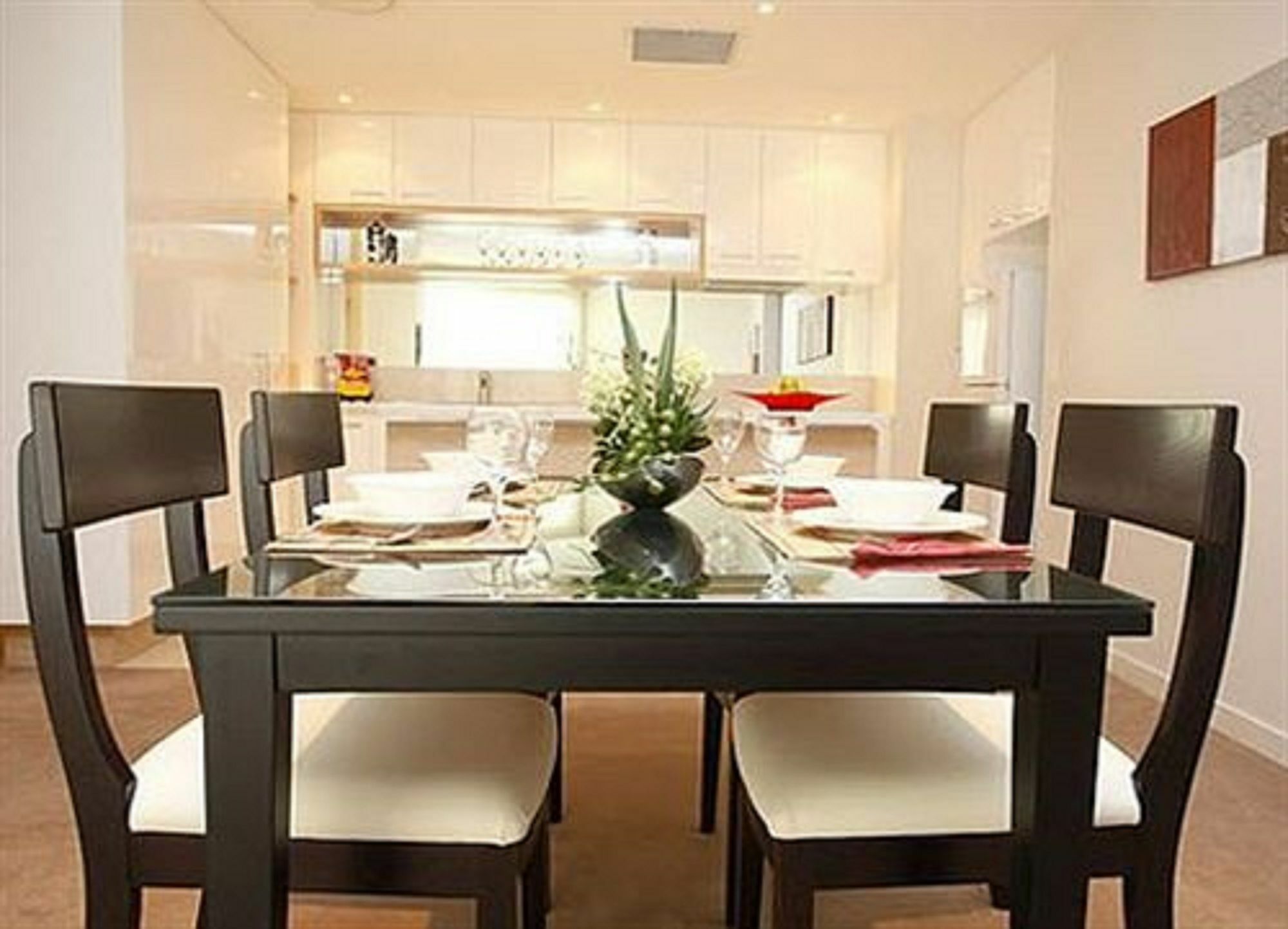 Grand Mercure Allegra Hervey Bay Bagian luar foto A dining room