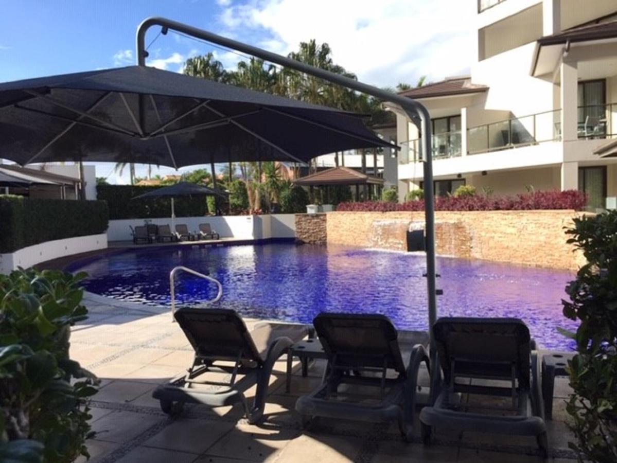 Grand Mercure Allegra Hervey Bay Bagian luar foto The swimming pool at the hotel